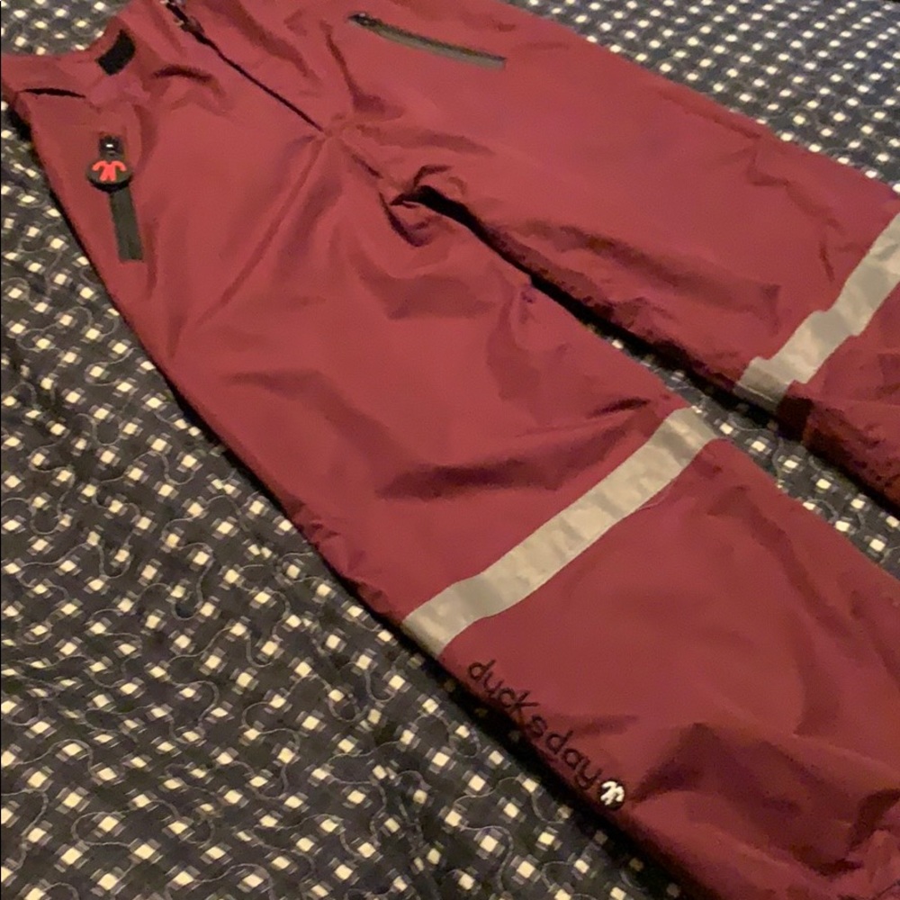 Ducksday snow suit girls size 8